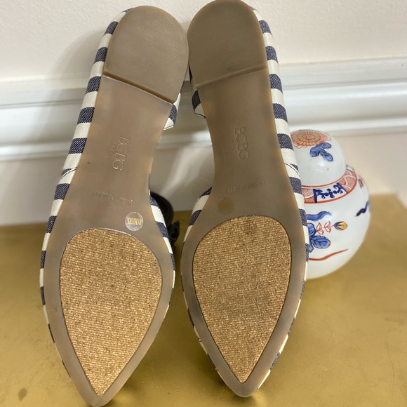 BCBG Paris Striped pointed Flats - Picture 5 of 8